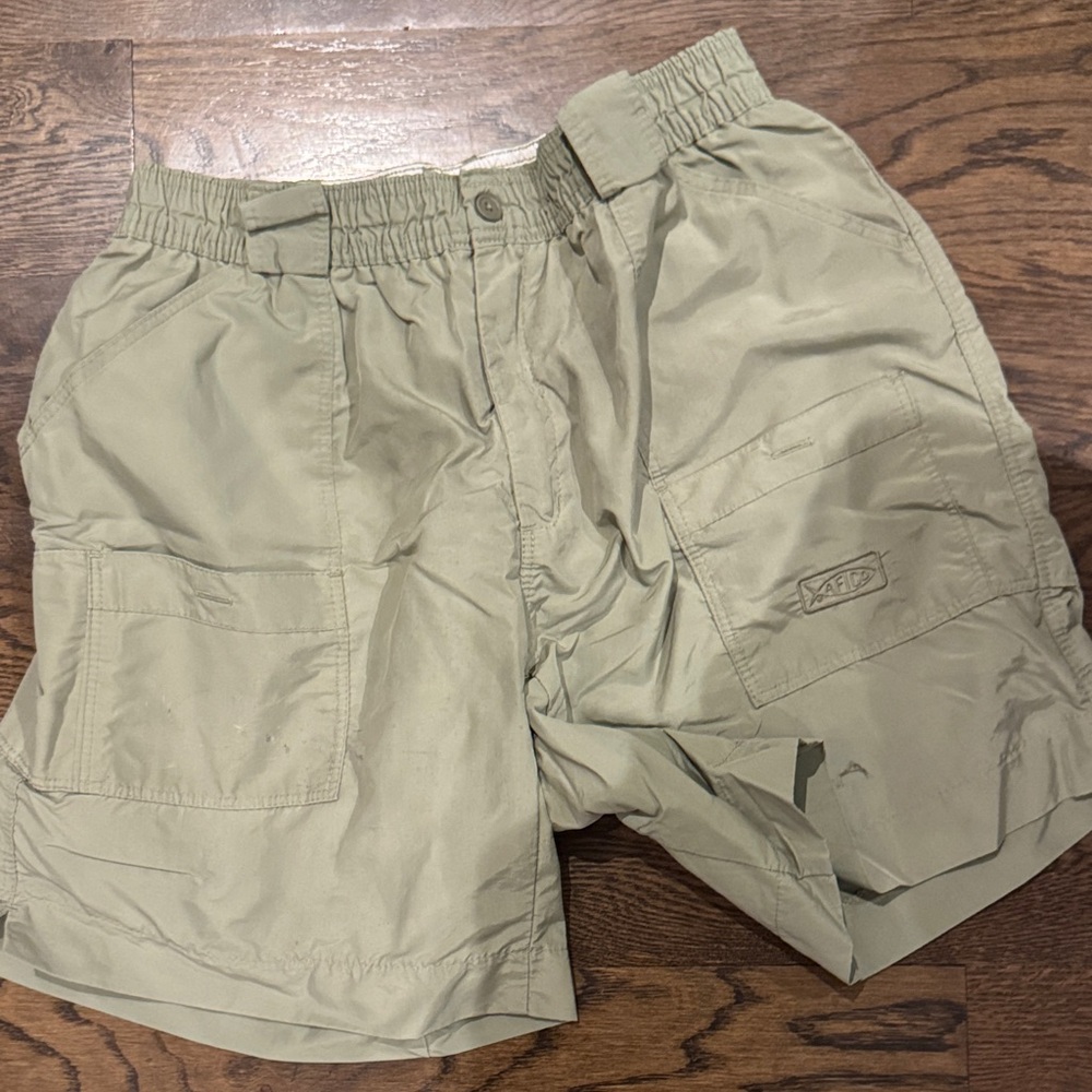 AFTCO Men's Cargo Shorts in Light Olive